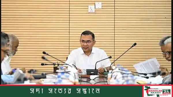 ছবি বা পোস্টারের নিচে ব্যবহারের জন্য: বাংলাদেশ সচিবালয়ে প্রধানমন্ত্রীর সভাপতিত্বে আয়োজিত মন্ত্রিসভার বৈঠকের দৃশ্য, যেখানে সরকারি কর্মচারীদের বেতন ১০০ থেকে ১৪২ শতাংশ বৃদ্ধির নতুন জাতীয় বেতনকাঠামো অনুমোদিত হয়।