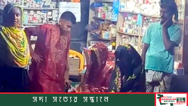 ঢাকা-ময়মনসিংহ মহাসড়কের ত্রিশালে আইল্যান্ডে উঠে যাওয়া ক্ষতিগ্রস্ত অয়ন এন্টারপ্রাইজের বরযাত্রীবাহী বাস